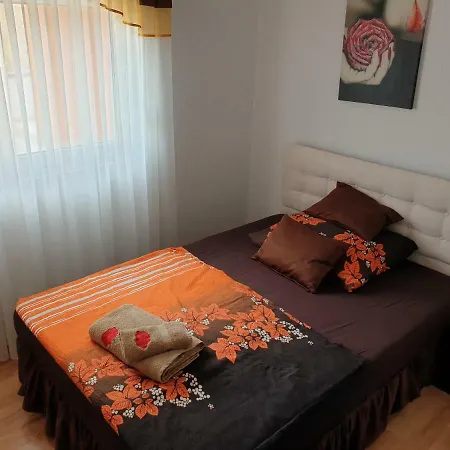 Crvena Ruzica Peroj